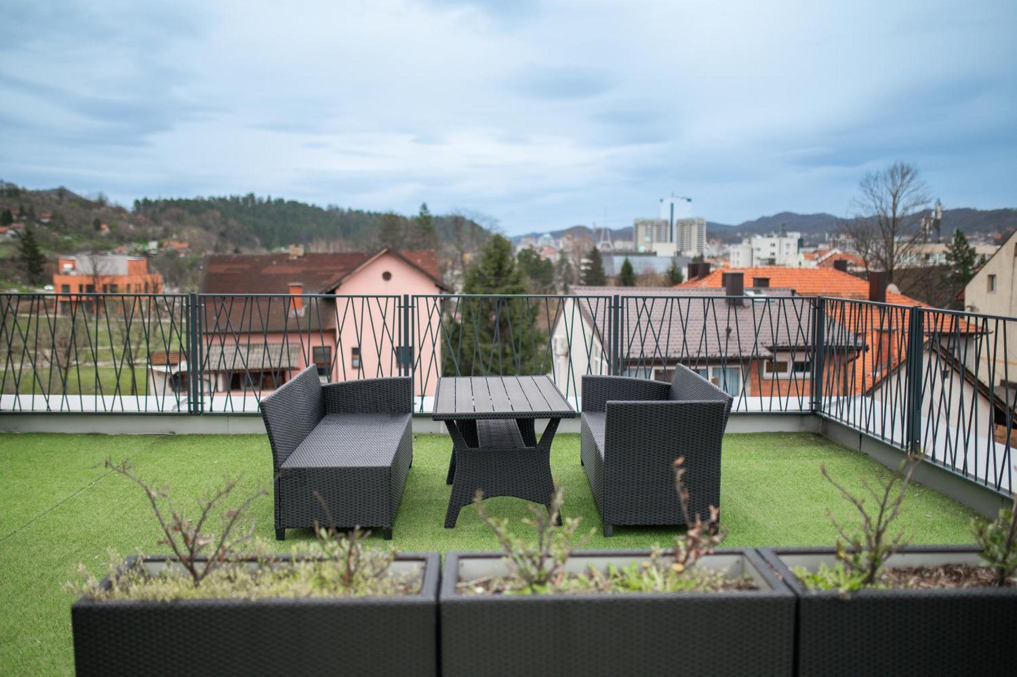 Apartment Vila Idila Tuzla Exteriör bild
