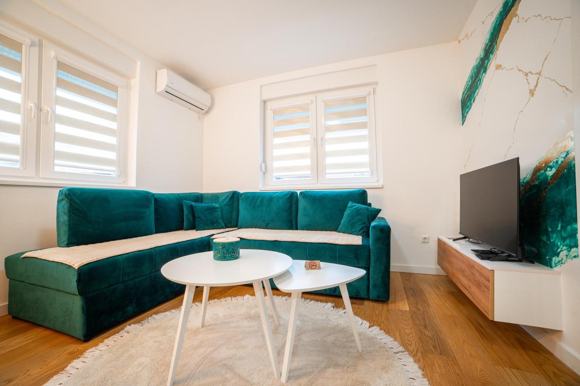 Apartment Vila Idila Tuzla Exteriör bild