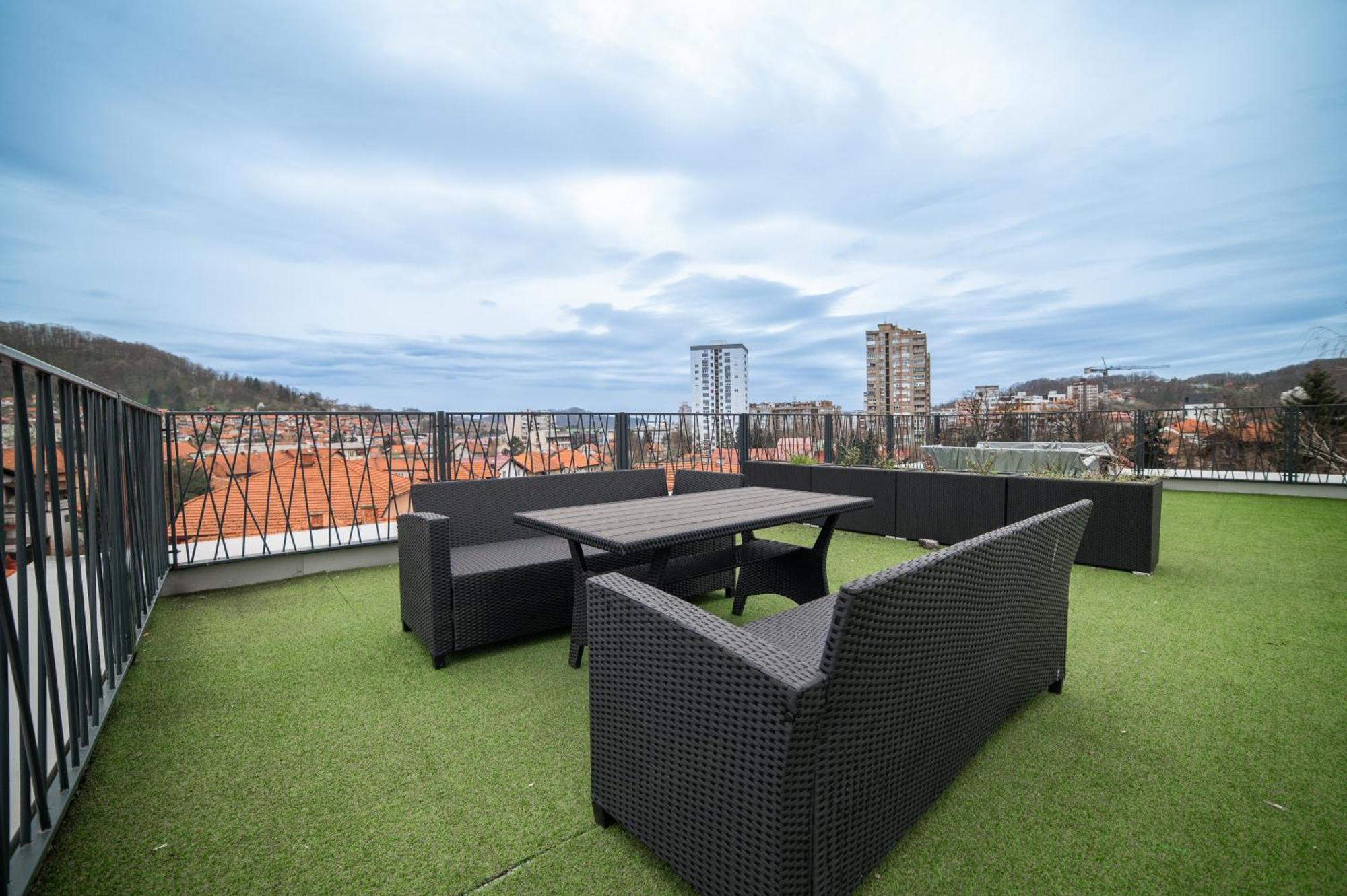 Apartment Vila Idila Tuzla Exteriör bild